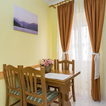 Niko Apartment